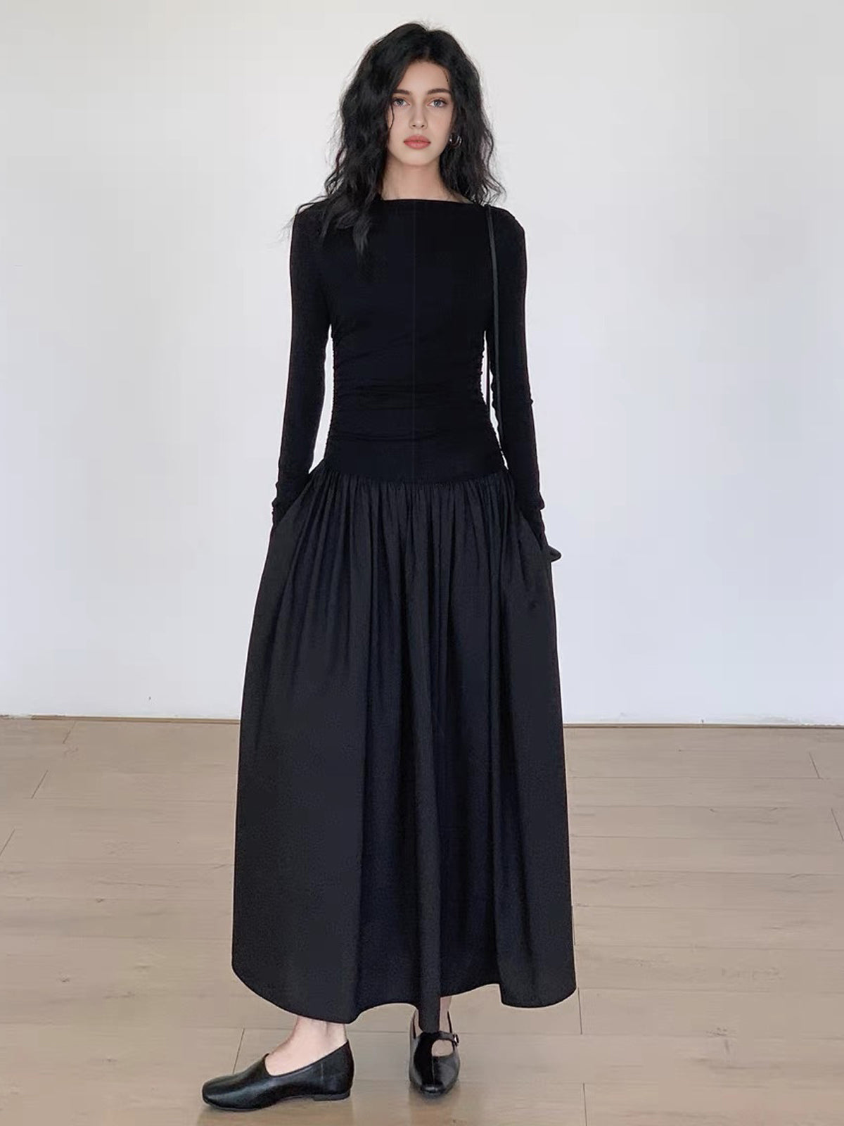 Pleated Patchwork Knit Midi Dress – Elegant Long Sleeve Style with Flattering Fit
