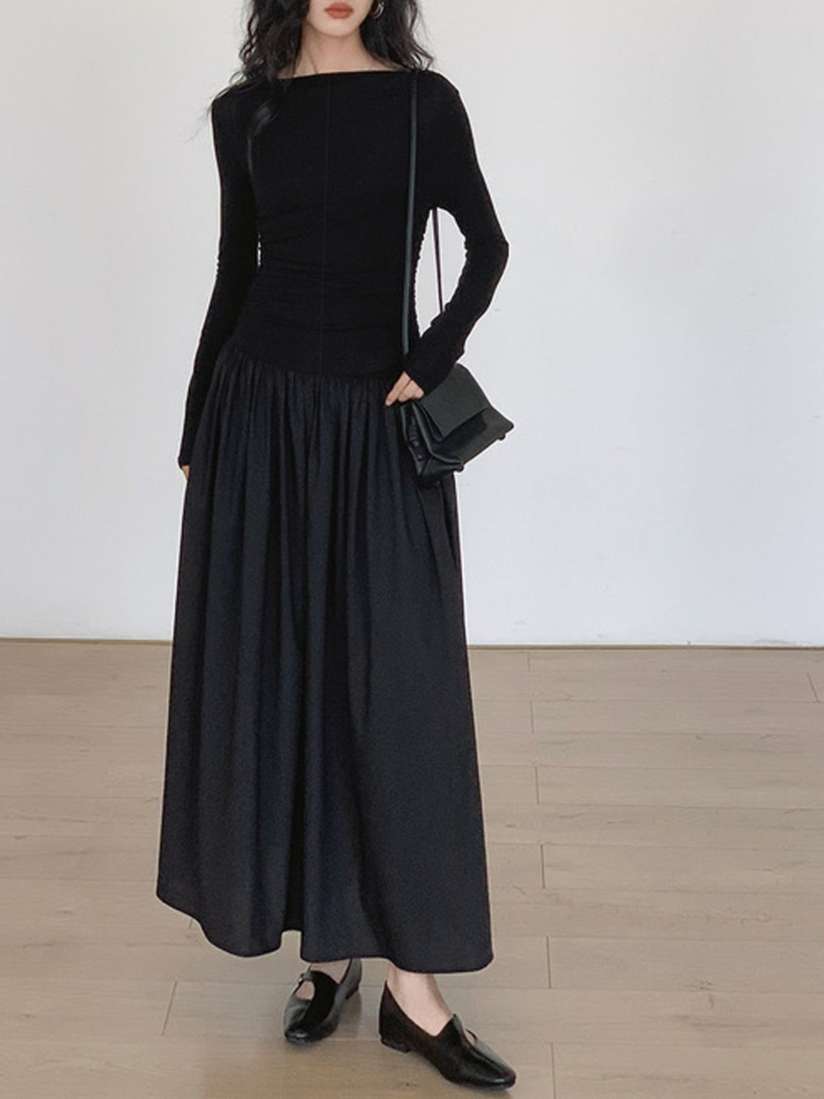 Pleated Patchwork Knit Midi Dress – Elegant Long Sleeve Style with Flattering Fit