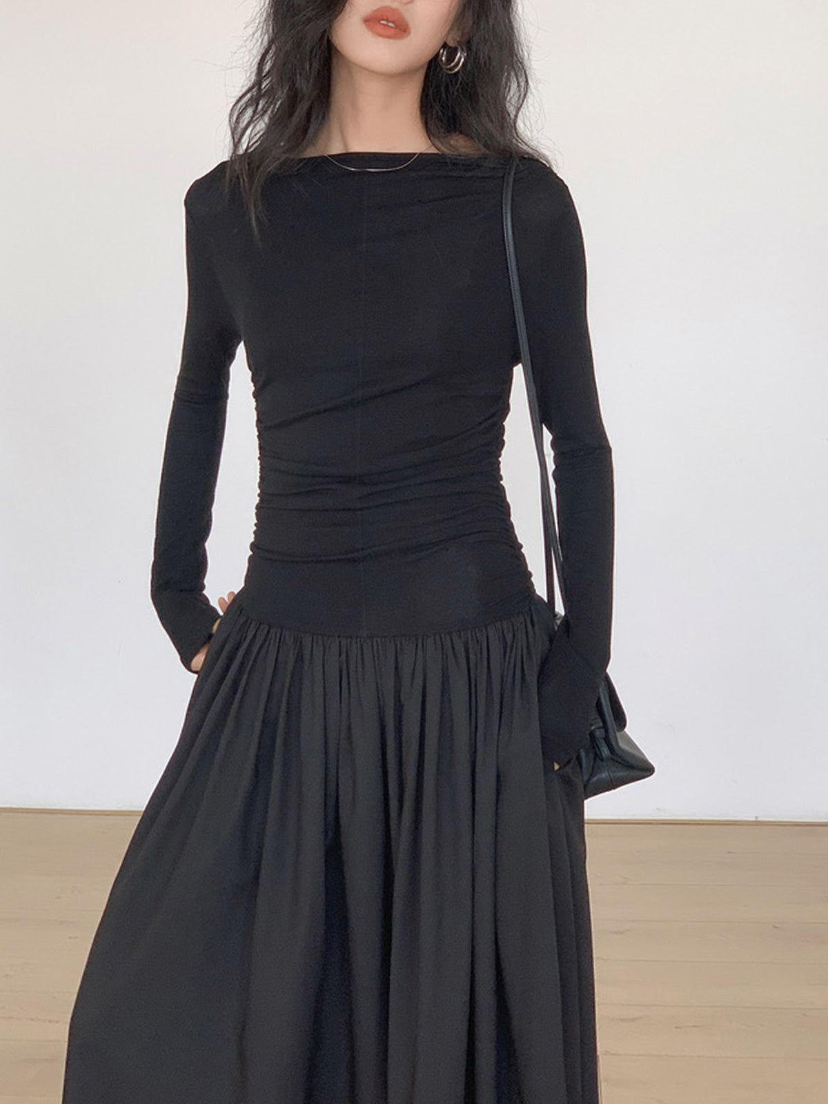 Pleated Patchwork Knit Midi Dress – Elegant Long Sleeve Style with Flattering Fit