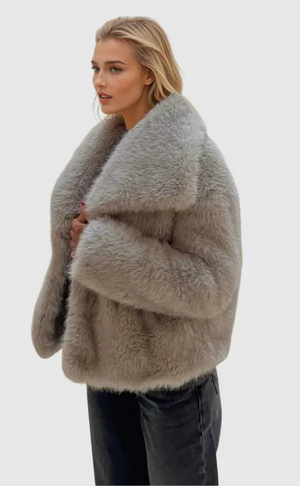Ela | Women’s Faux Fur Coat