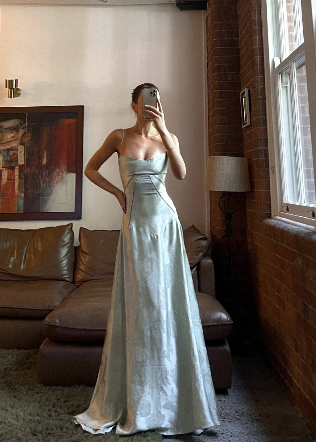 Satin maxi-dress | Spaghetti straps & curved design | Elegant glamour