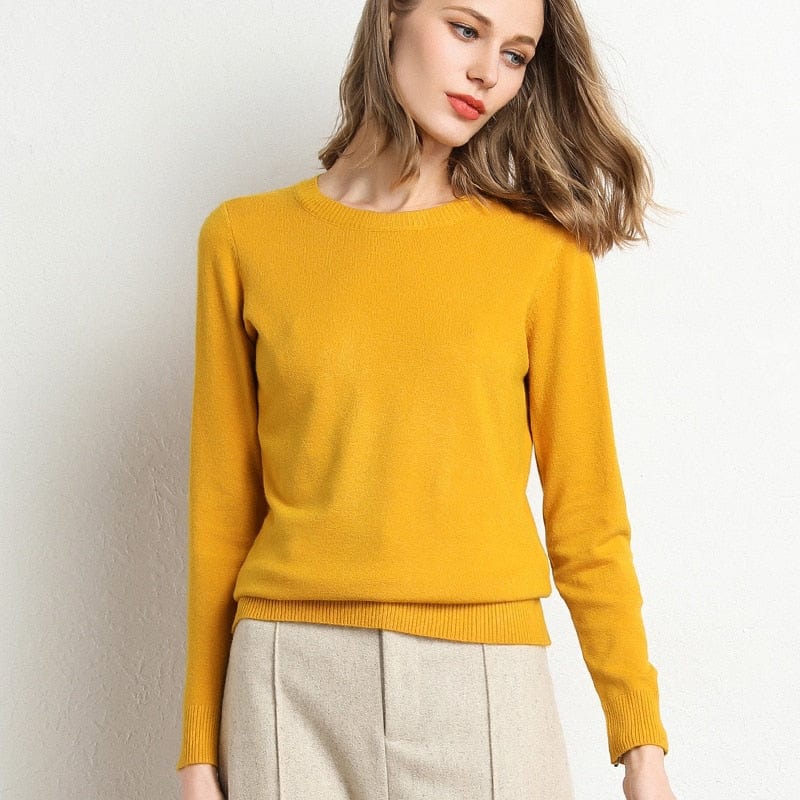 Lia | Ladies classic cashmere sweater with round neckline
