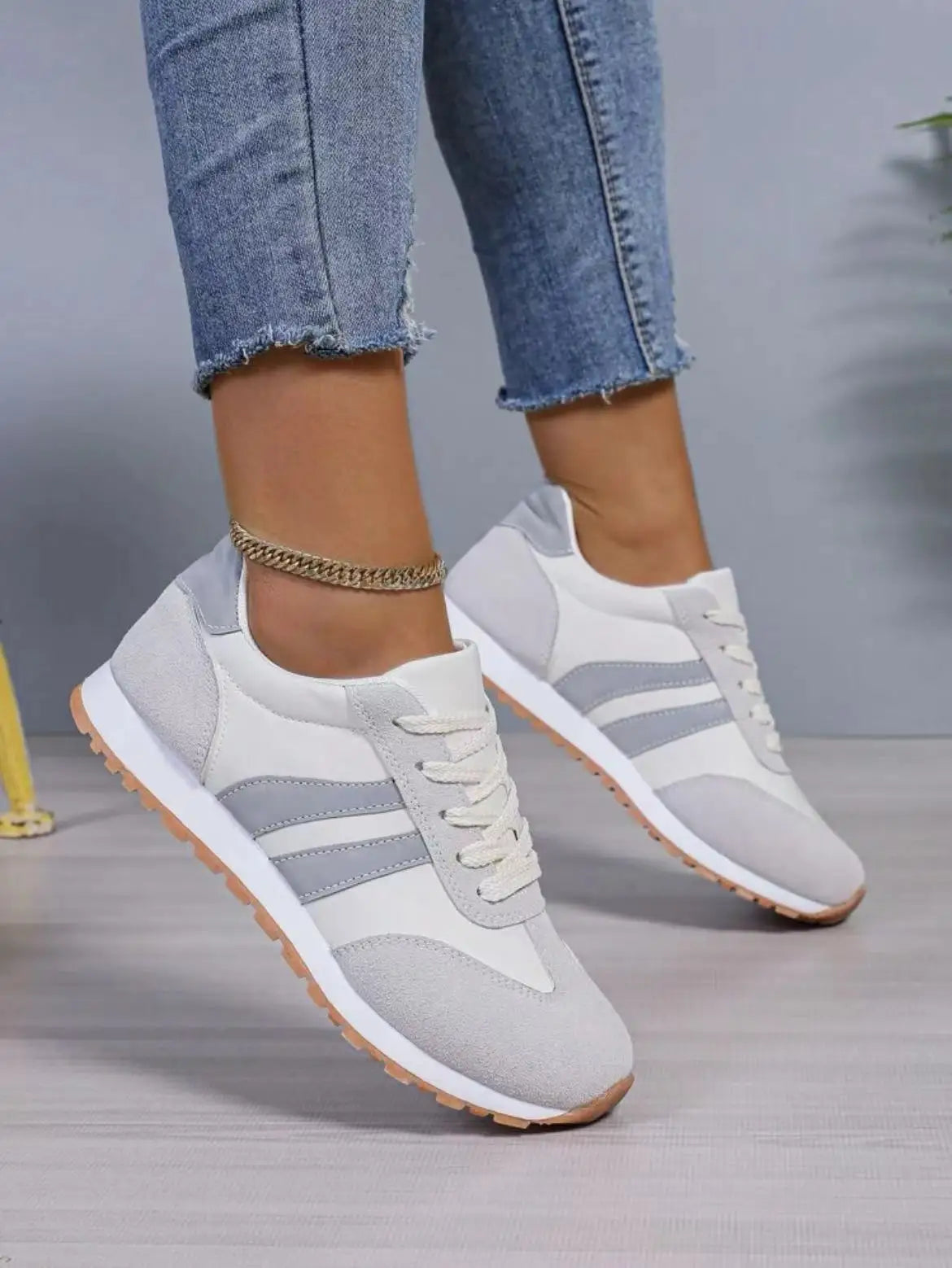 Women’s Low-Top Breathable Trainers – Lightweight Everyday Comfort