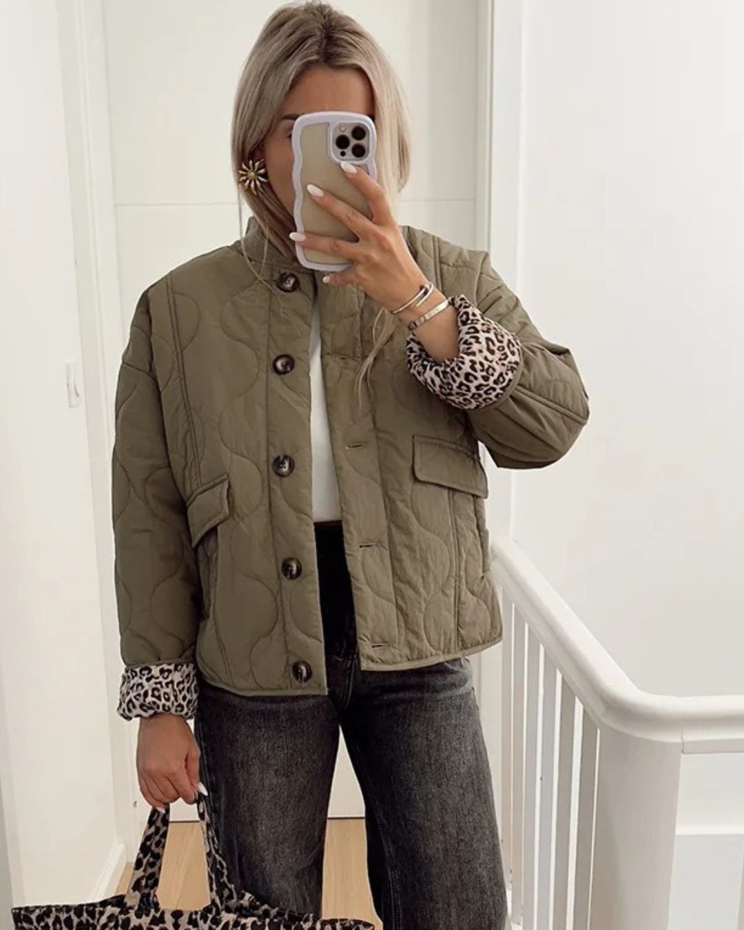 Women’s Jacket with Leopard Lining – Modern Fit Coat for Everyday and Smart Wear