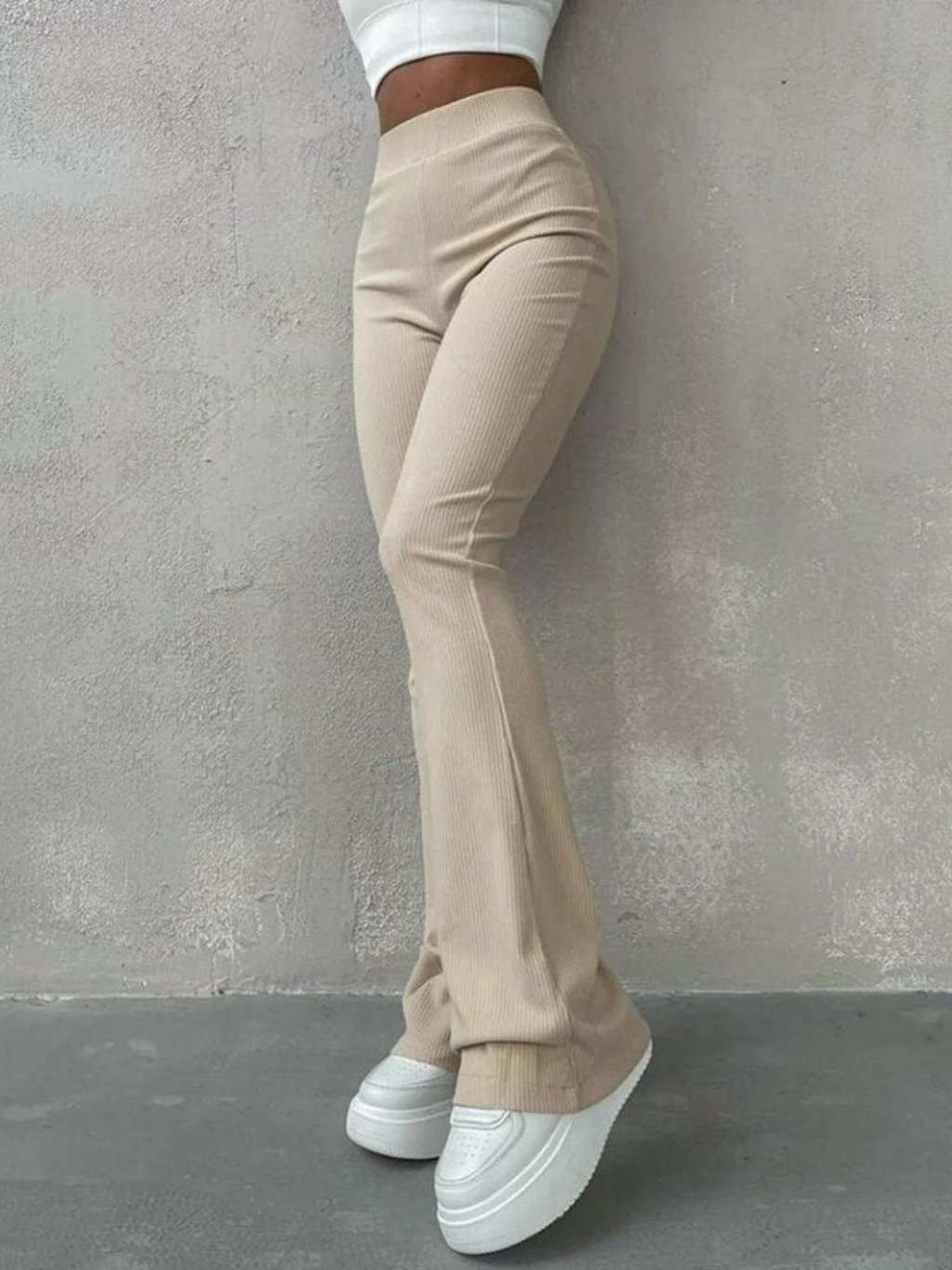 Ribbed Flared Pants – Trendy High-Waist Stretch Trousers