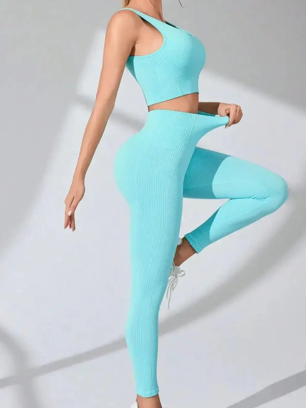 Women’s Seamless Gym Set – High Waisted Leggings & Cross Back Sports Bra