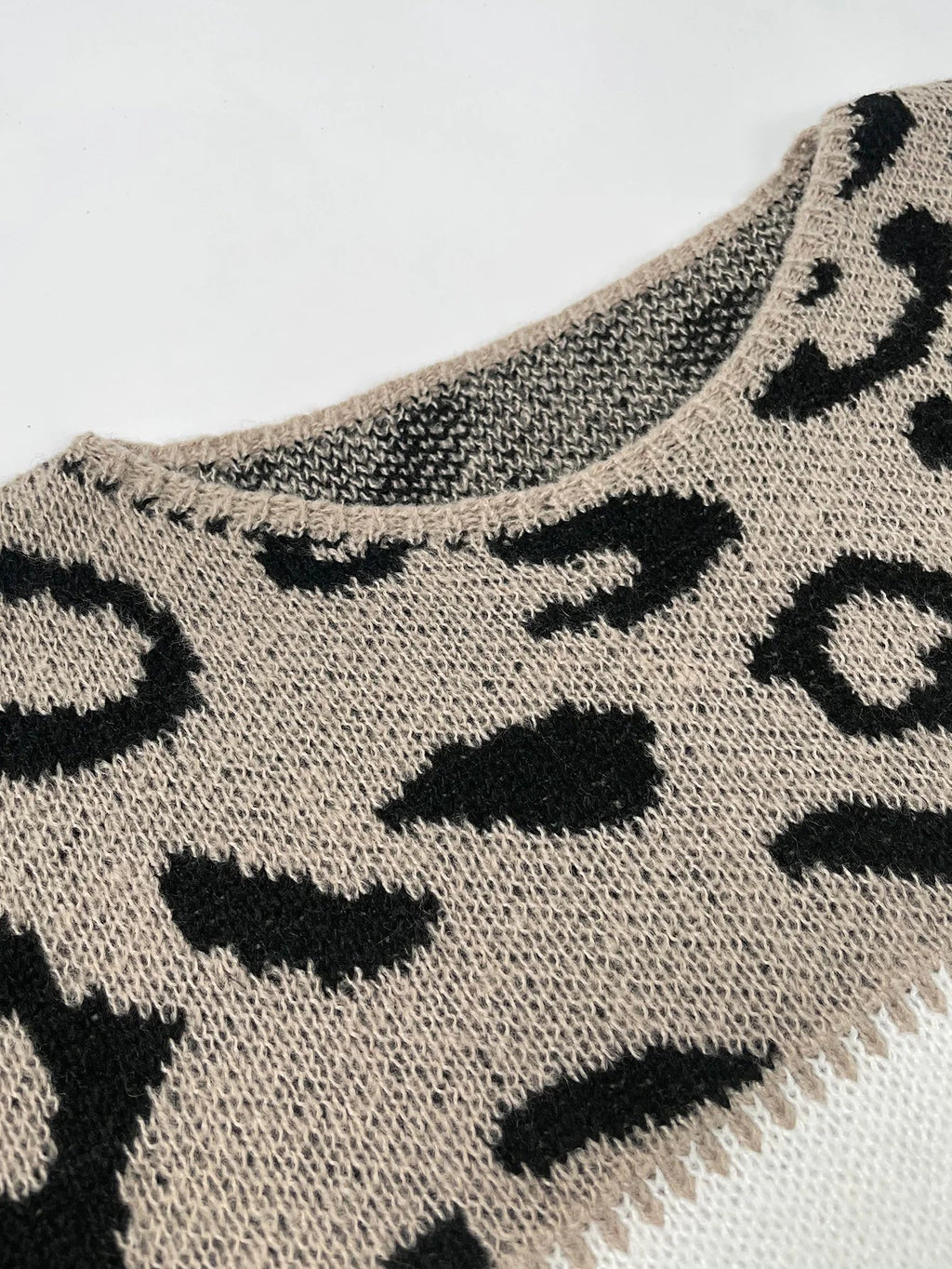 Leopard Pattern Knit Sweater – Soft, Cozy & Trendy Fall/Winter Pullover