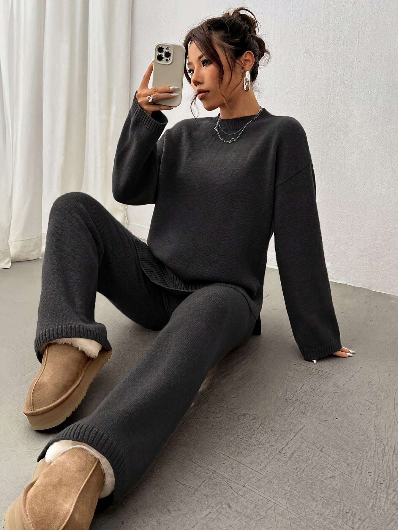 Women’s Knit Lounge Set – Soft Beige Two-Piece Sweater and Pants for Cozy Comfort