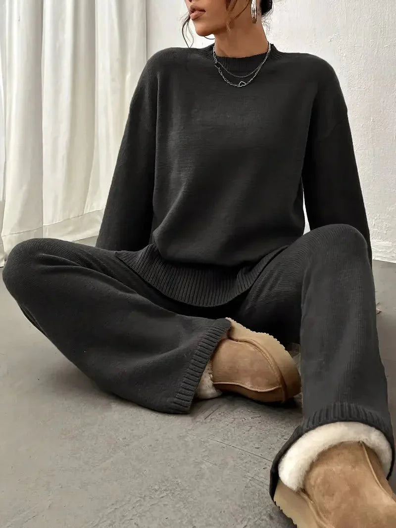 Women’s Knit Lounge Set – Soft Beige Two-Piece Sweater and Pants for Cozy Comfort