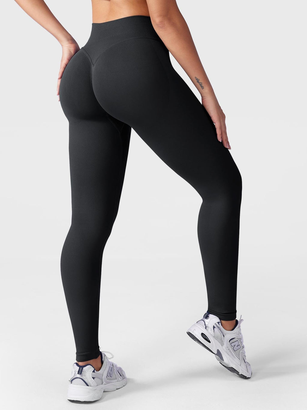 Seamless Sculpting Leggings – High-Intensity Fit with Moisture-Wicking Fabric