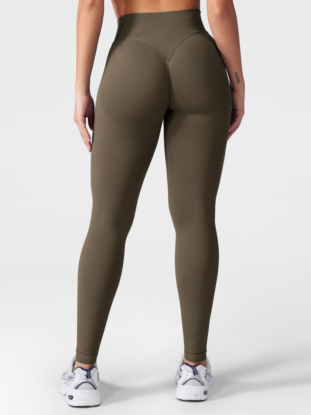 Seamless Sculpting Leggings – High-Intensity Fit with Moisture-Wicking Fabric