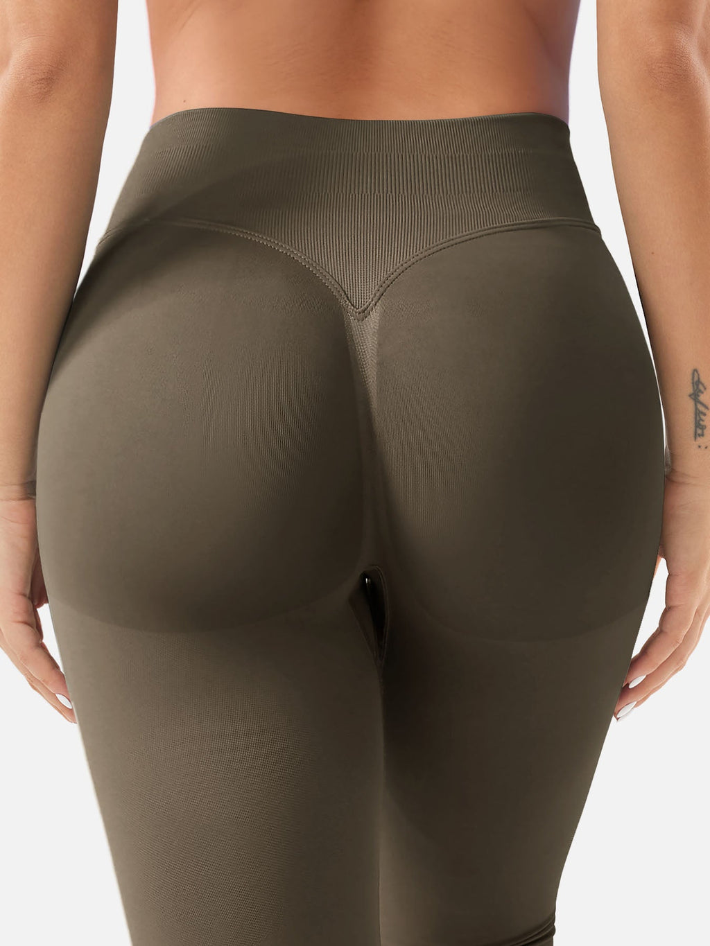 Seamless Sculpting Leggings – High-Intensity Fit with Moisture-Wicking Fabric