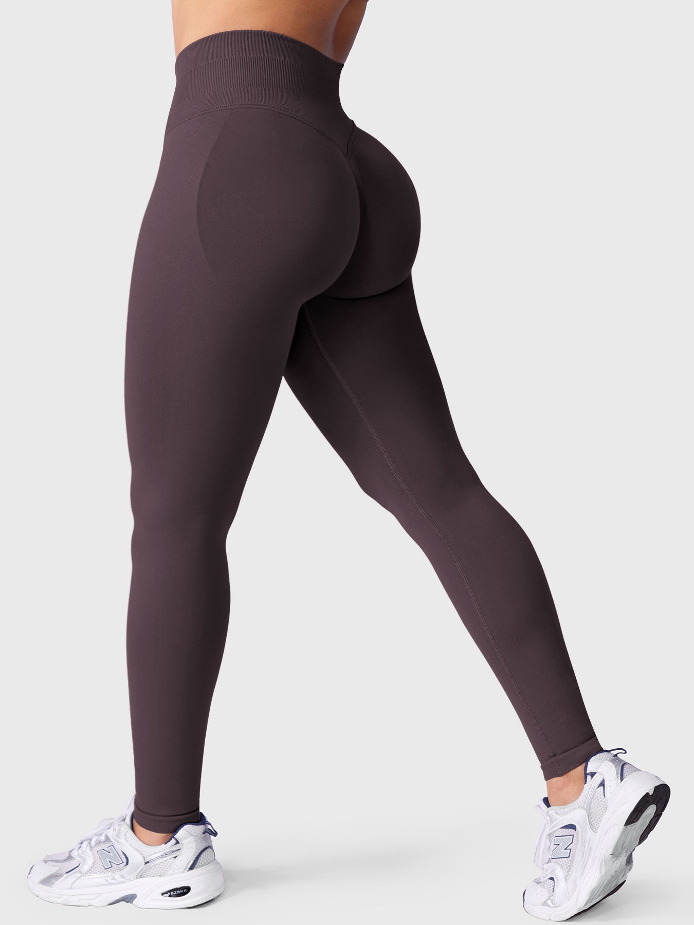 Seamless Sculpting Leggings – High-Intensity Fit with Moisture-Wicking Fabric